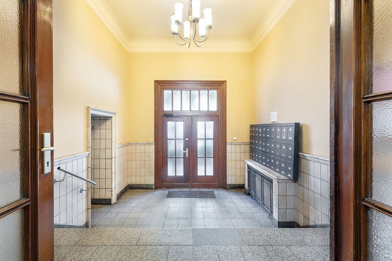 Two room apartment on Frankfurter Tor in Friedrichshain