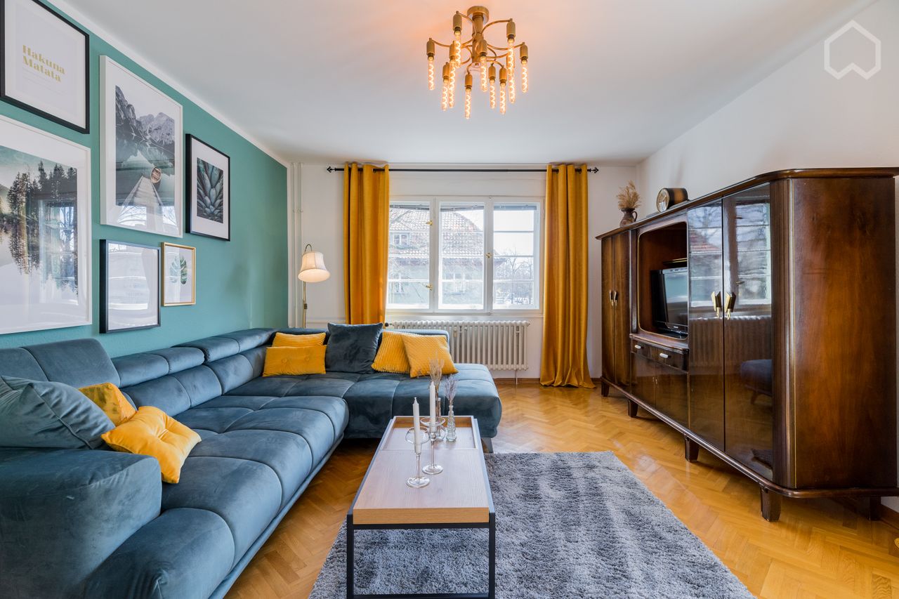 Spacious and lovely apartment (Berlin)