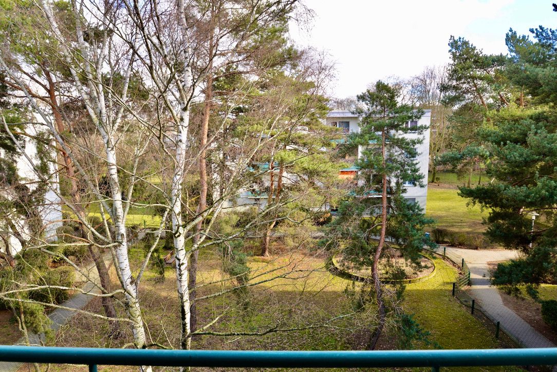 Nice 2-room flat with balcony near the lake