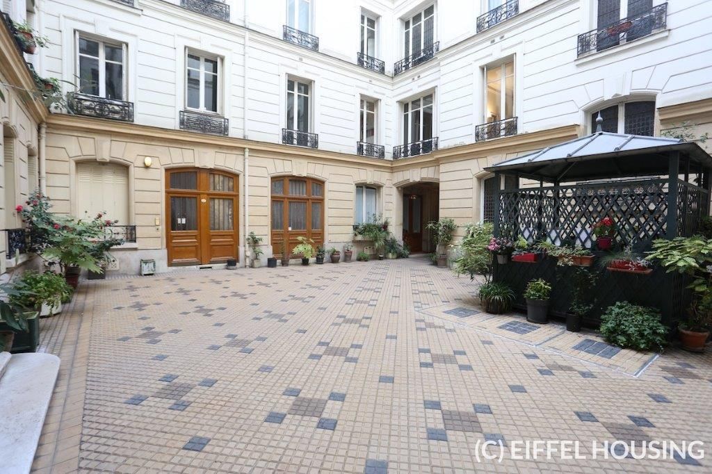 Arc de Triomphe - « Le luxe avec le sens de la maison ».