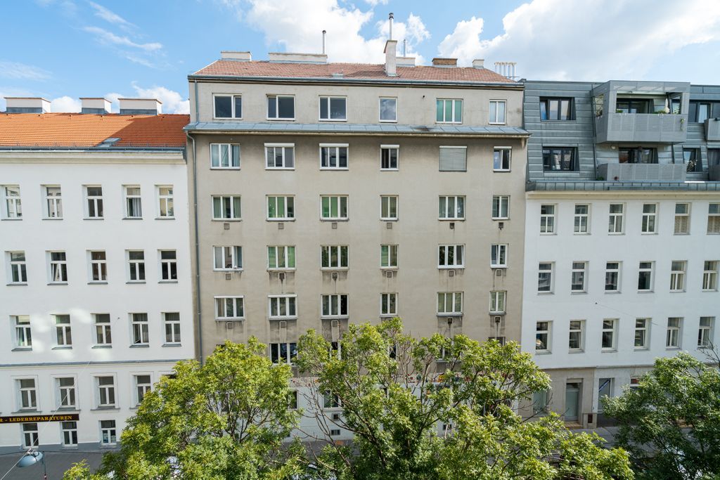 Newly renovated: Fully furnished business apartment in a historic Viennese building