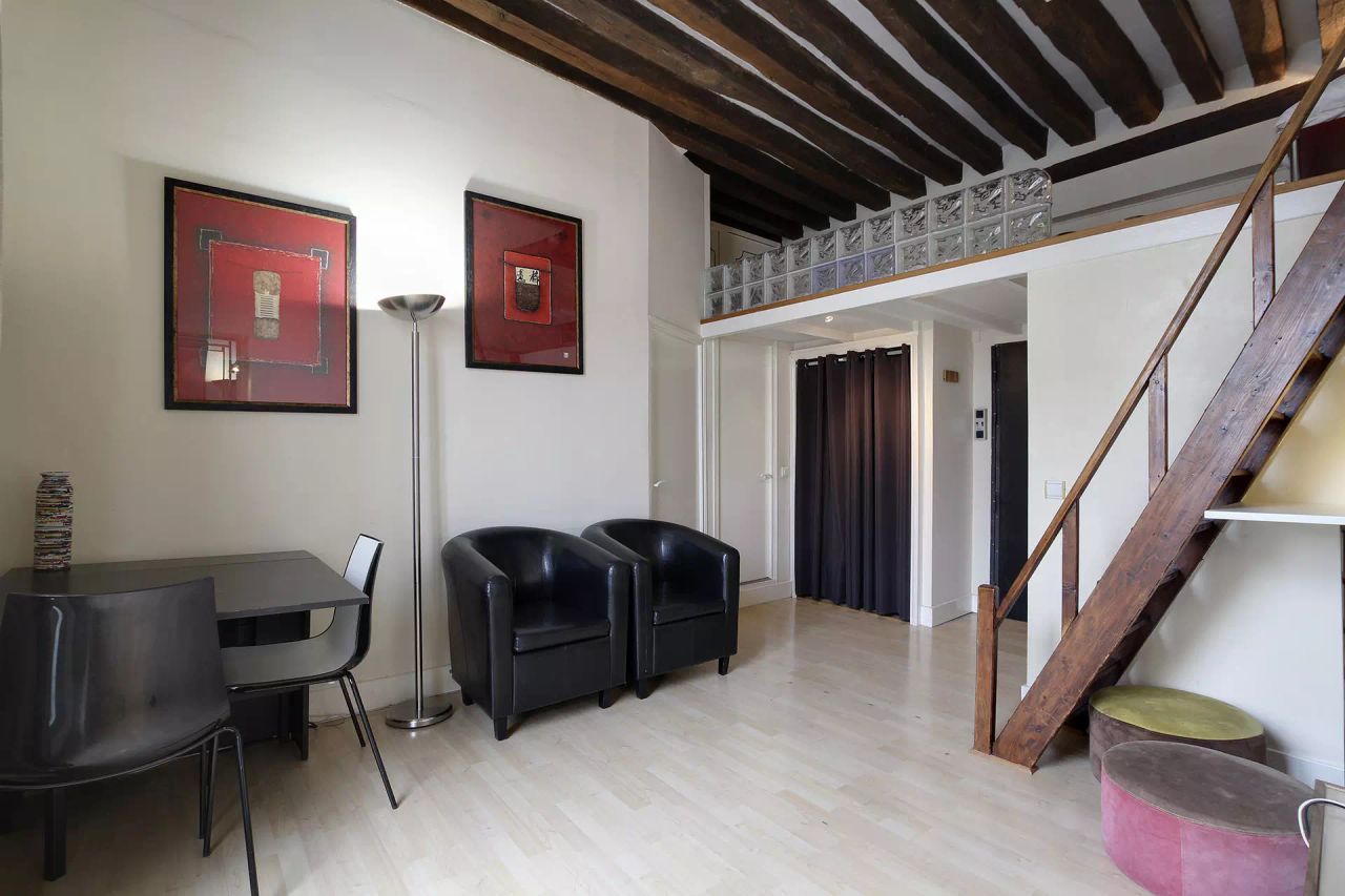 Two rooms in Montorgueil