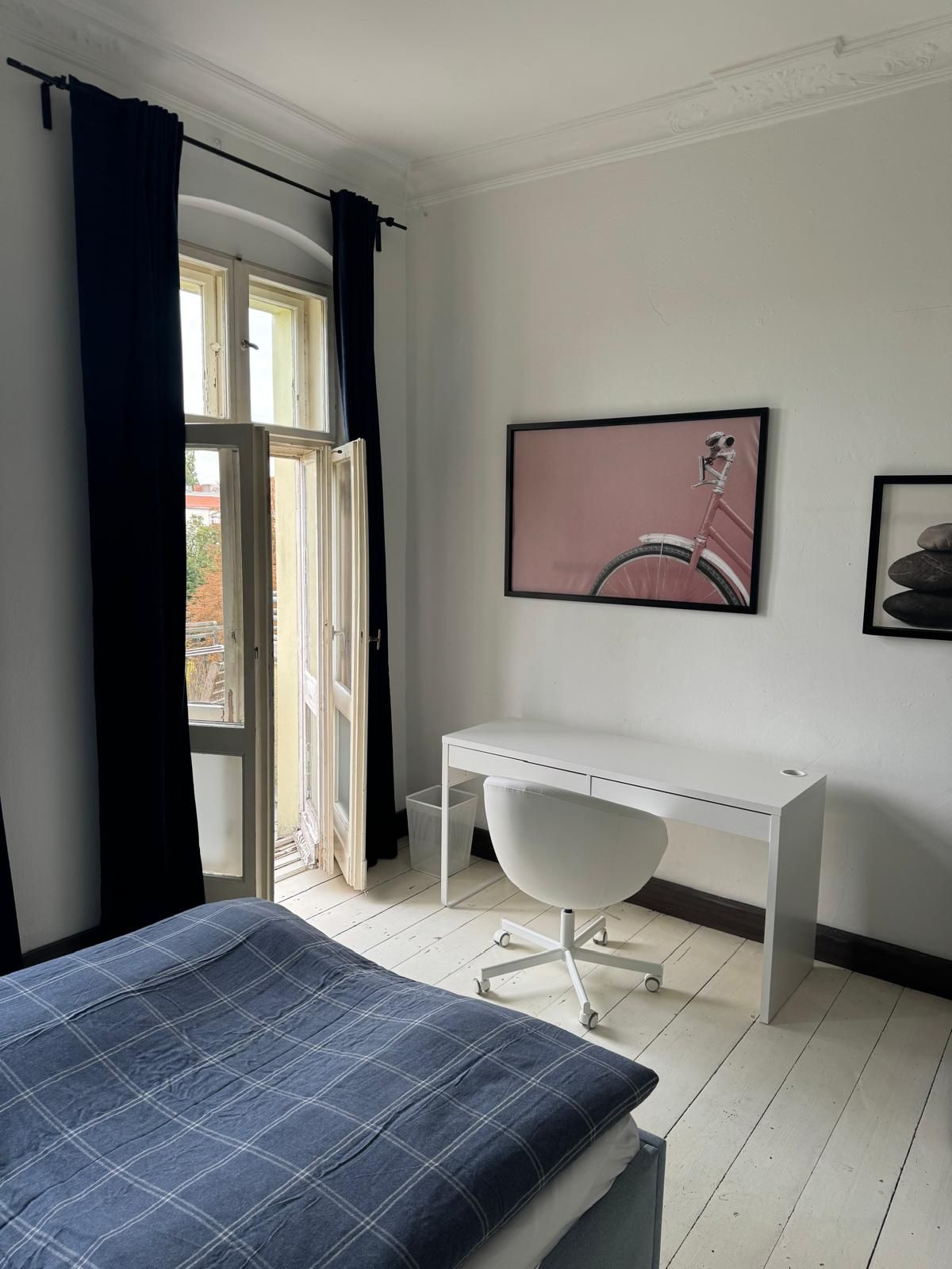 Stylist 4 bedroom Apartment in Berlin Friedrichshain
