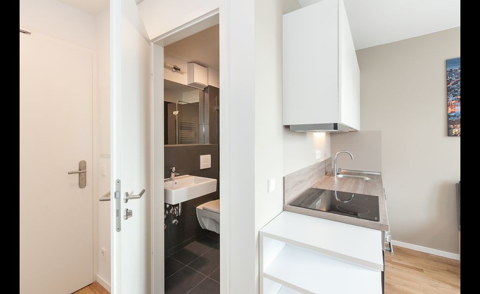 Modern & neat apartment close to city center