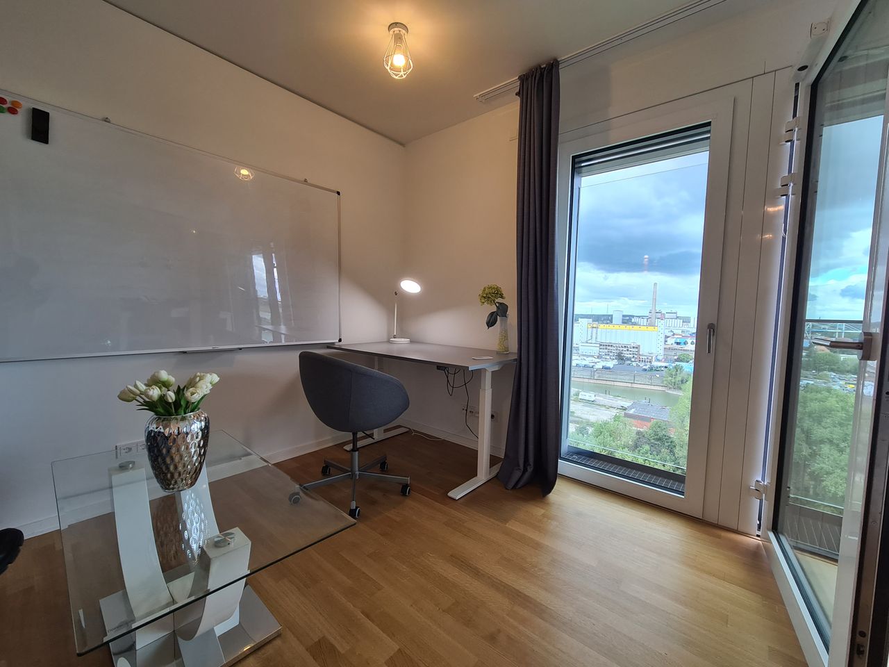 Neat, pretty suite located in Düsseldorf