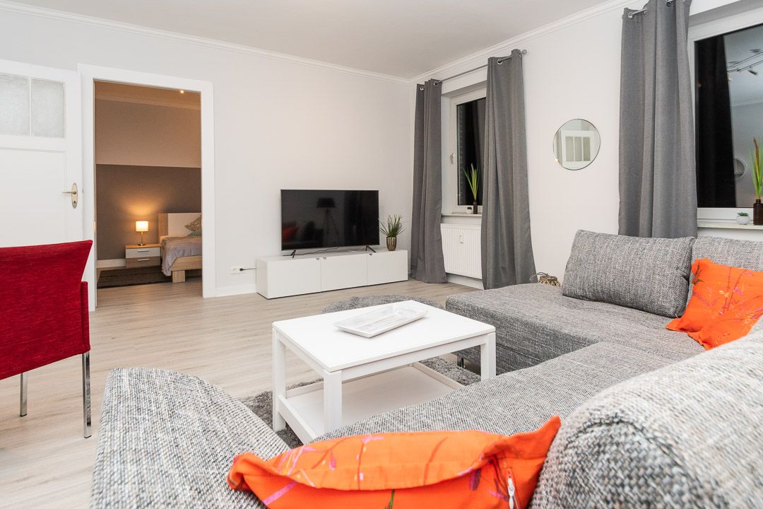 Wifi, washingmachine, dryer, cleaning, garden to share