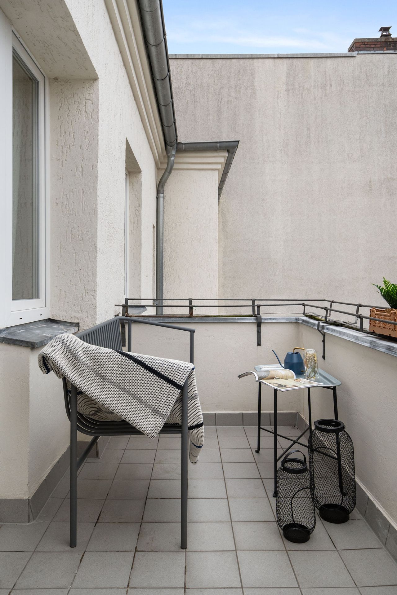 Modern 2-Rooms Apartment with Balcony in Neukölln