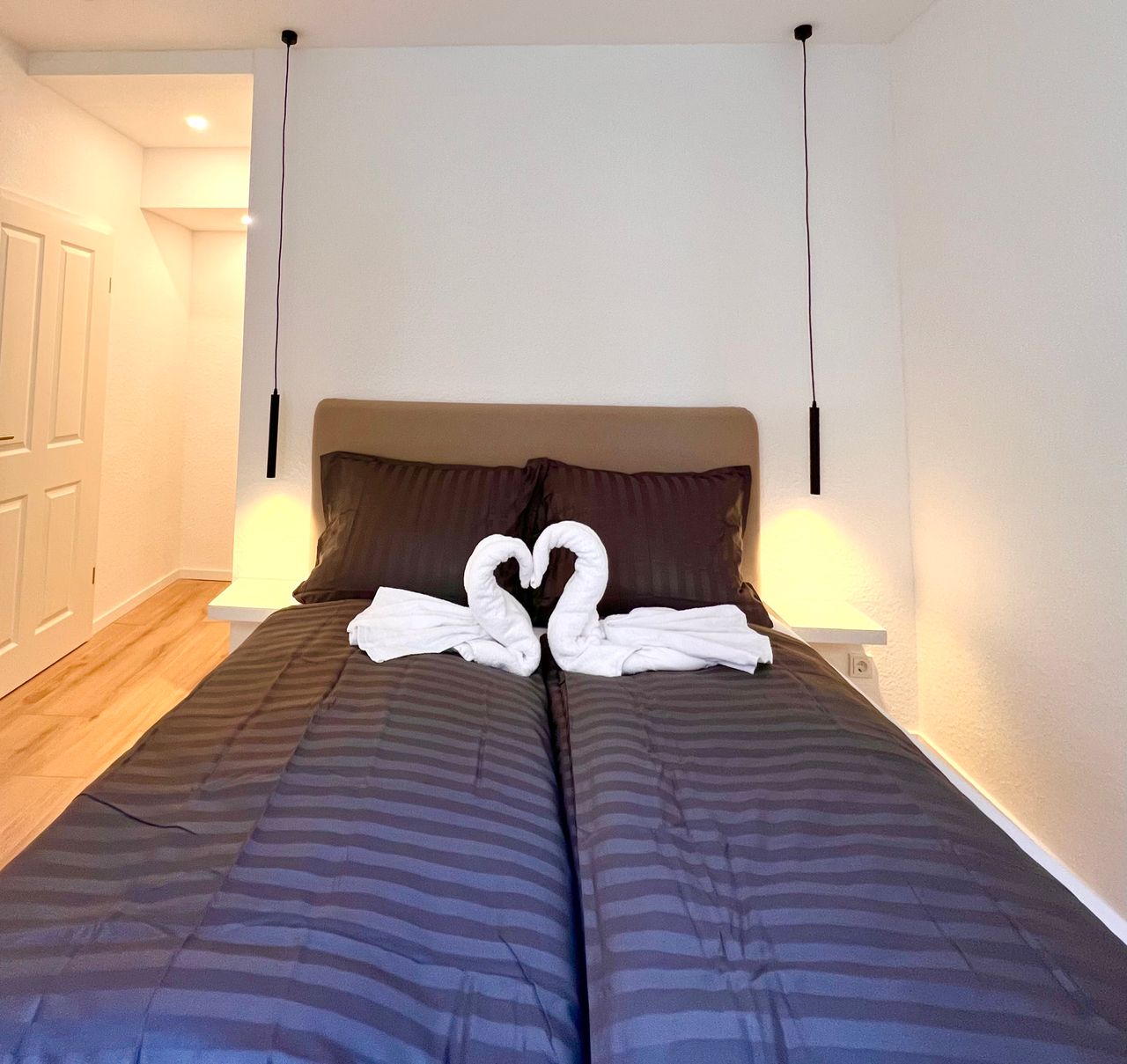 Central 3-room apt. next to park, restaurants and much more