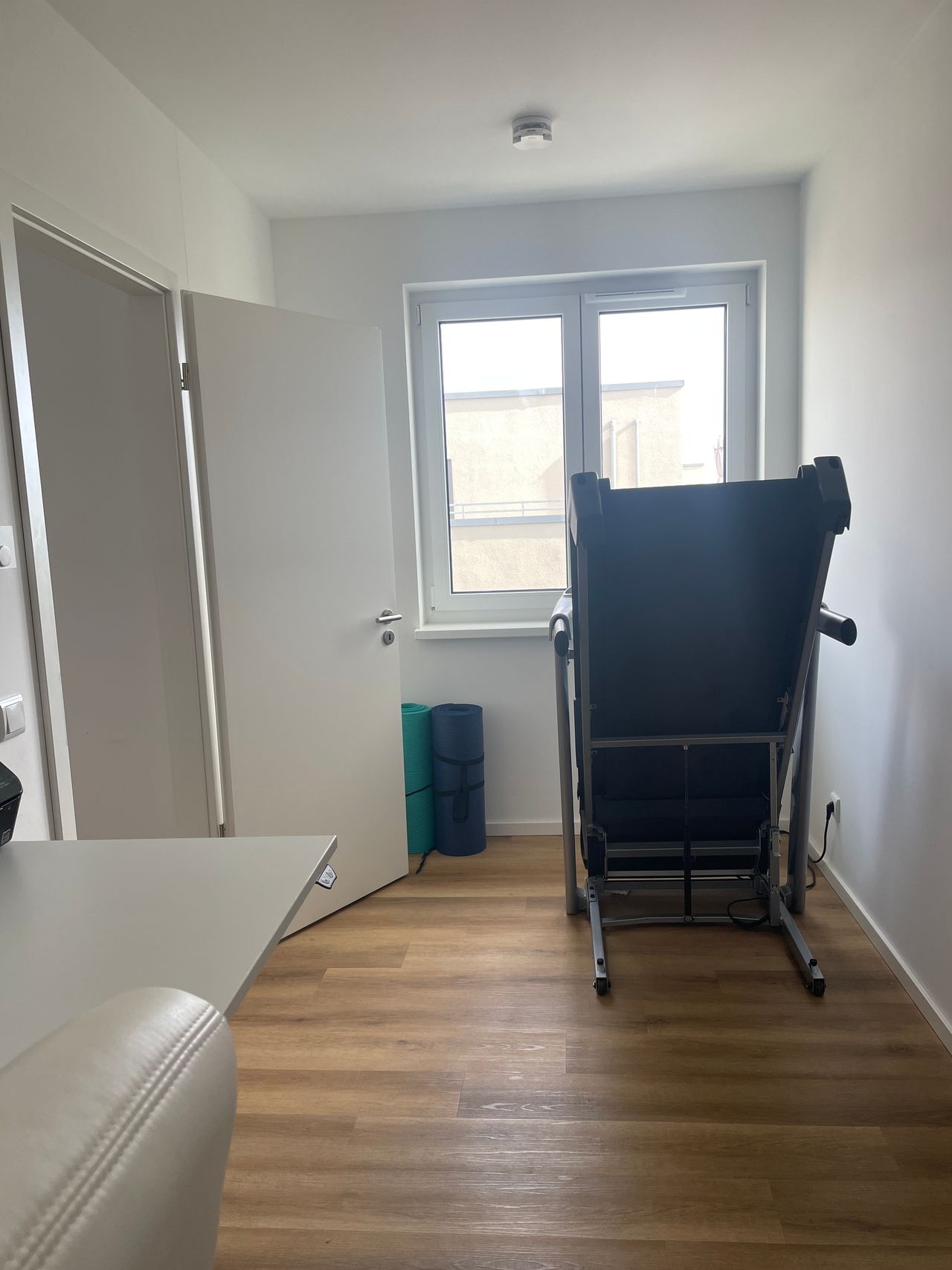 Charming Top Floor Apartment in Mitte - Berlin Hellersdorf