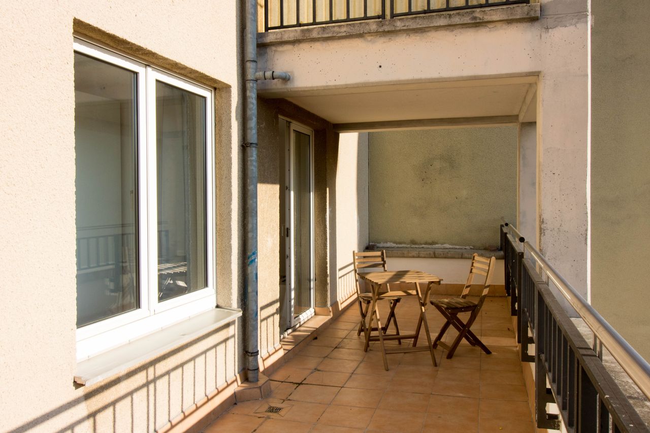 Modernly furnished 3-room apartment with a large balcony