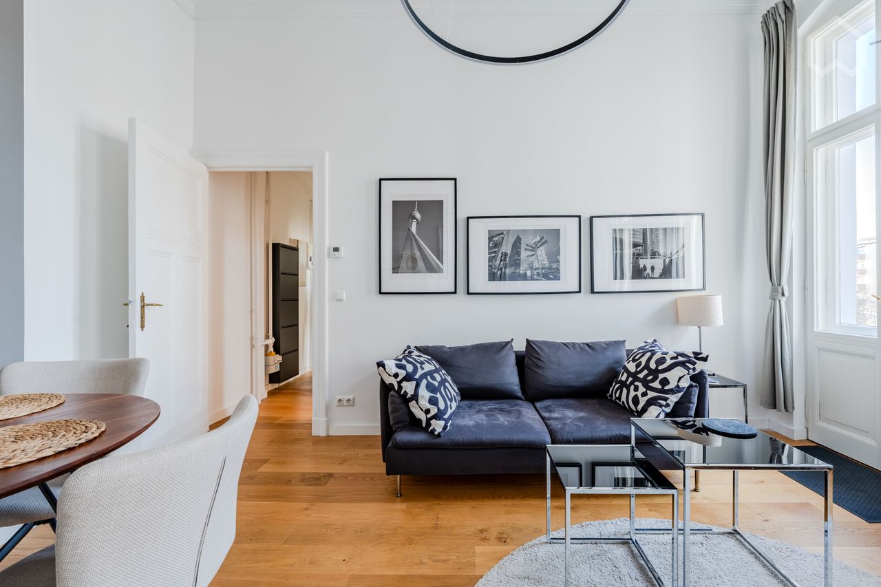 Stylish Living in Prime Charlottenburg Location – Bright Apartment with Balcony