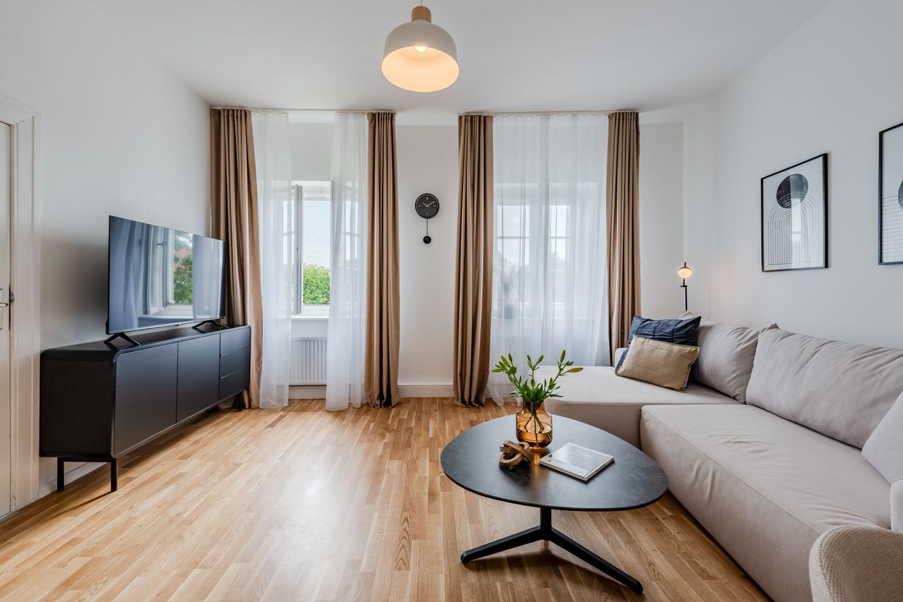 Zehlendorf 1-bedroom apartment with modern amenities