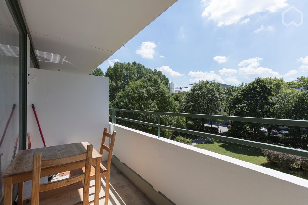 Lovely 2-room apartment 9 OG with balcony at Munich Petuelpark
