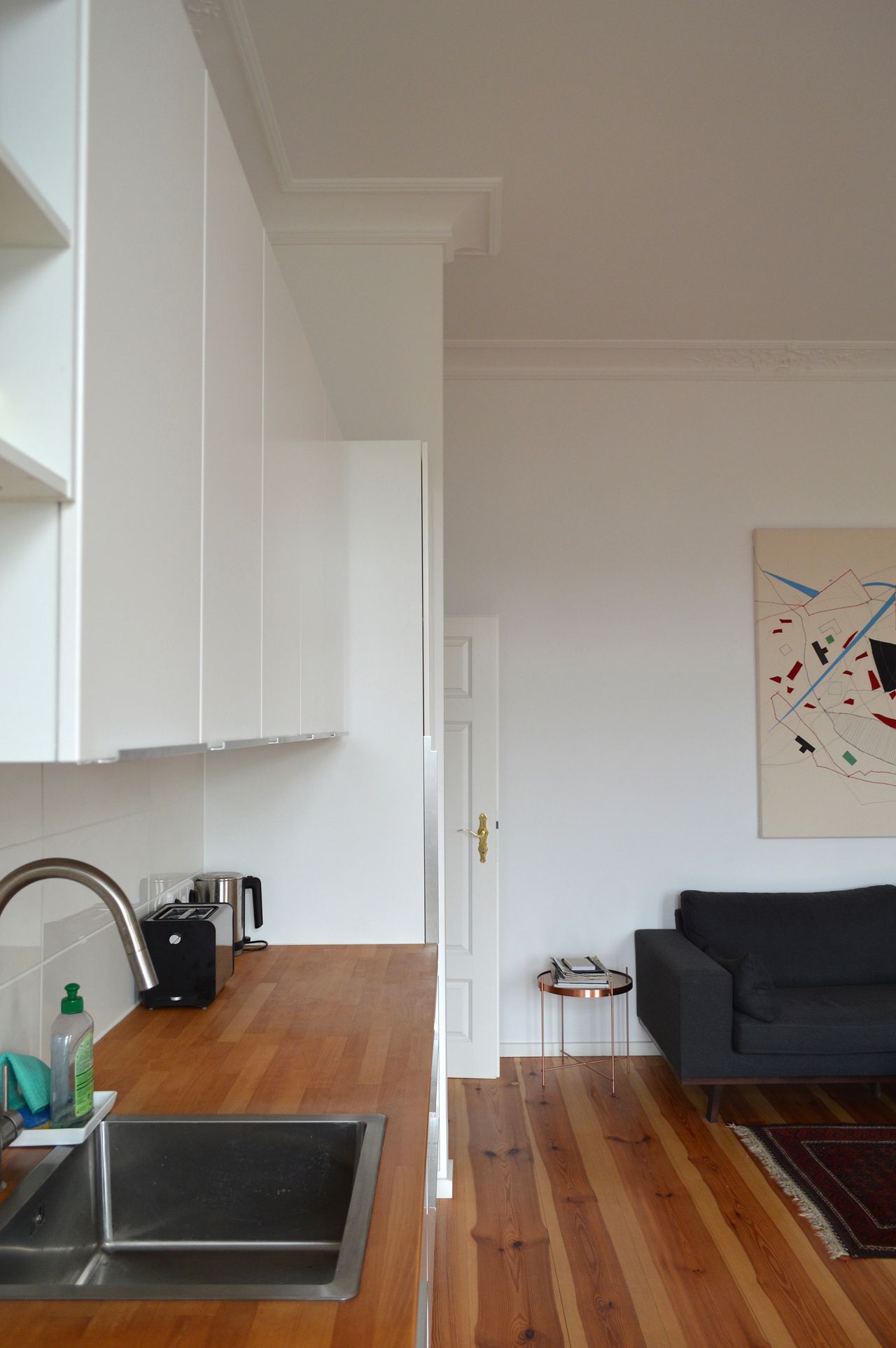 Beautiful 3 room sunny apartment in Friedrichshain near the Volkspark