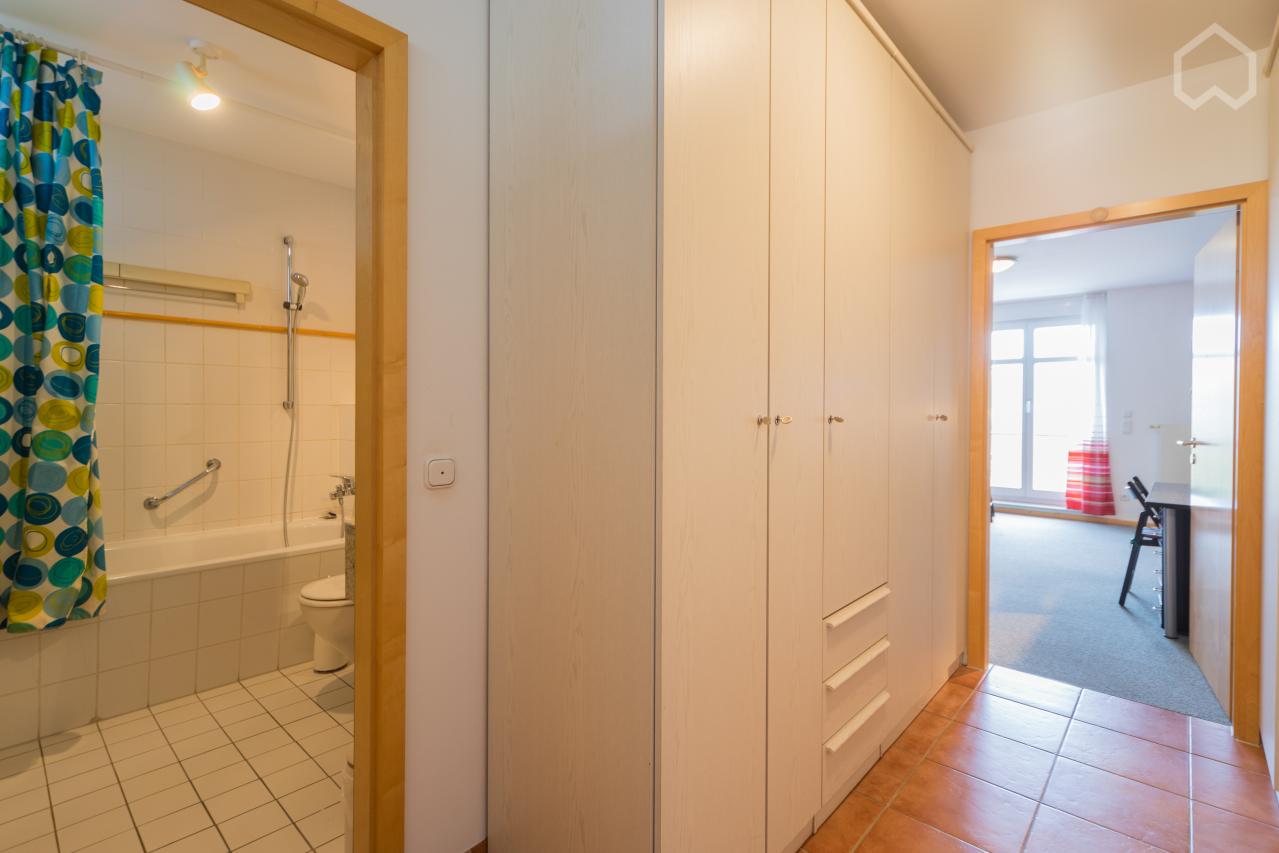 Apt 36: Gorgeous, nice apartment - great view into park