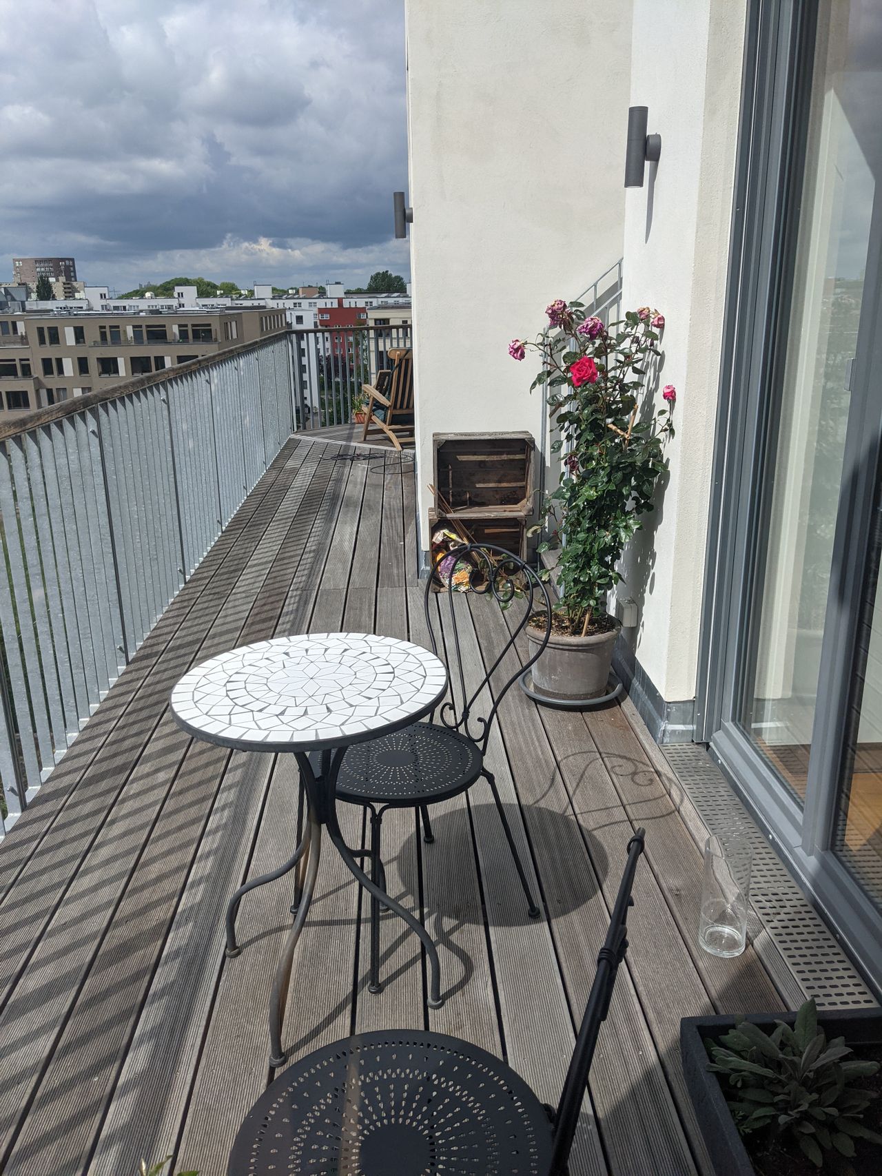 Great & bright apartment with big rooftop terrace