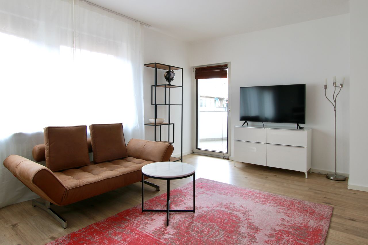 Beautiful studio apartment with balcony in the inner city