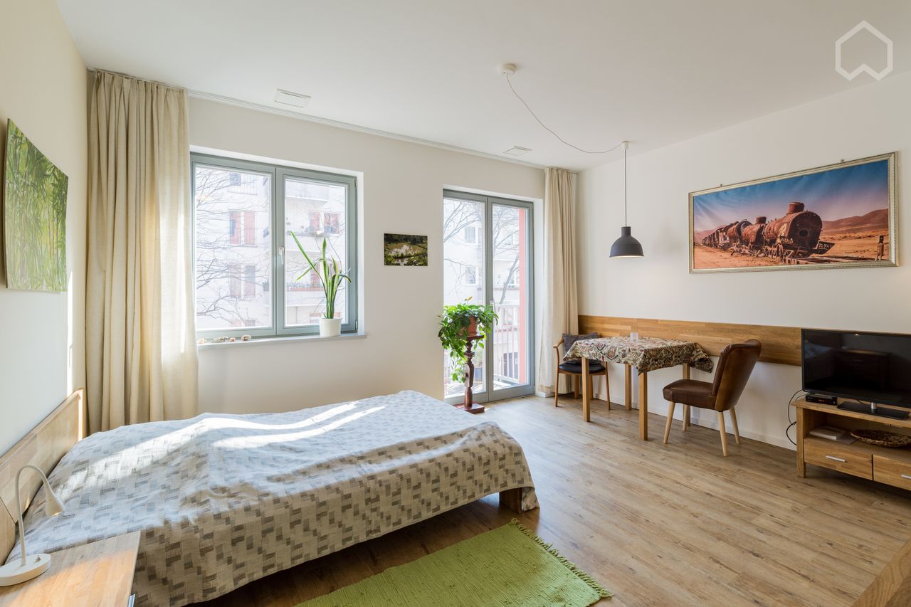 Bright studio (Moabit)