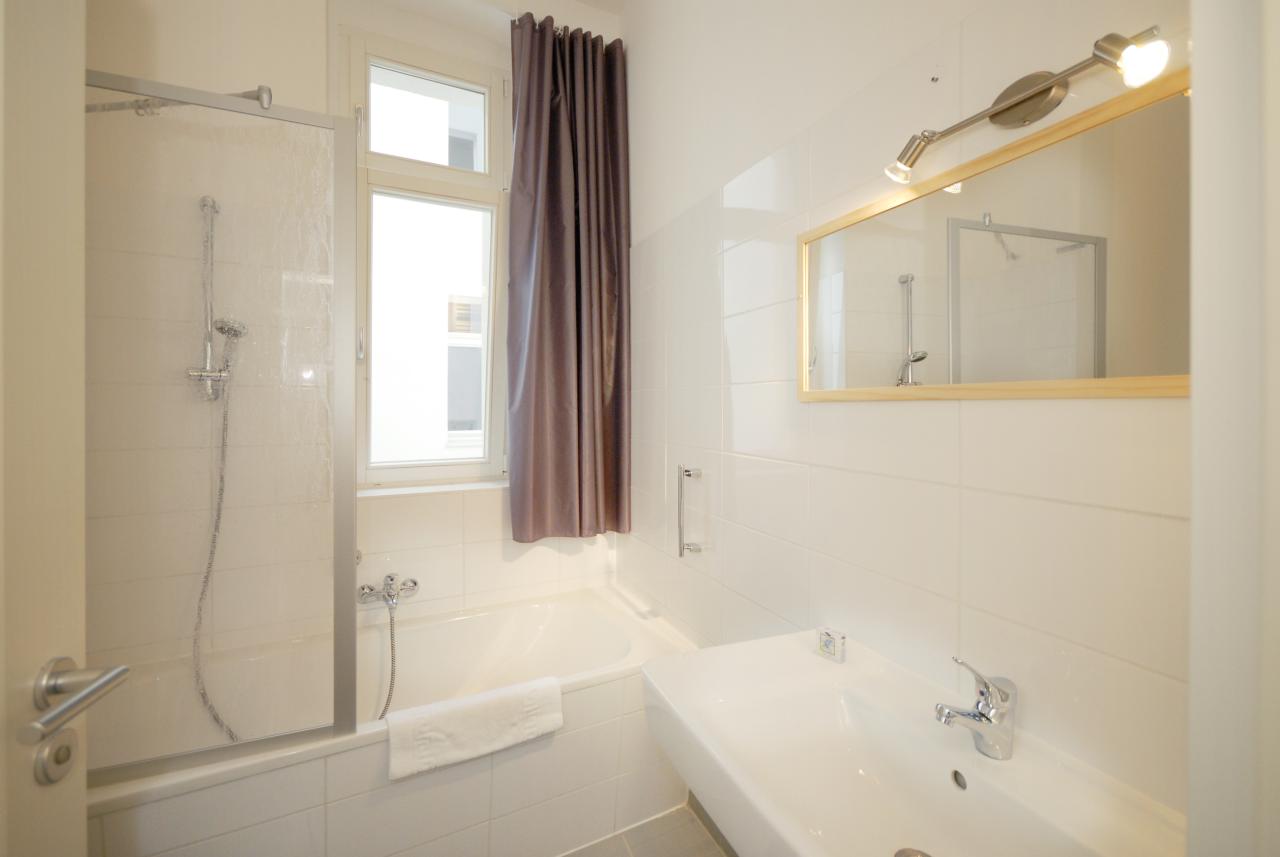 3 rooms in beautiful old Berlin style building near Kollwitzplatz