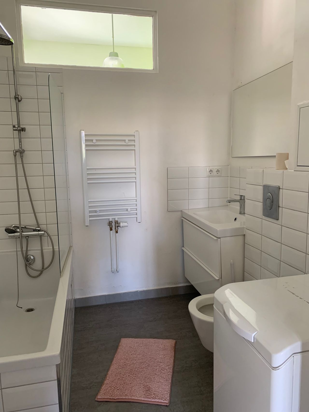 Bright & Spacious Apartment in Prime Location