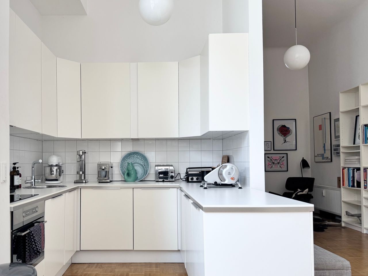 Premium Altbau Design Apartment in Berlin-Schöneberg with Terrace & Weekly Cleaning