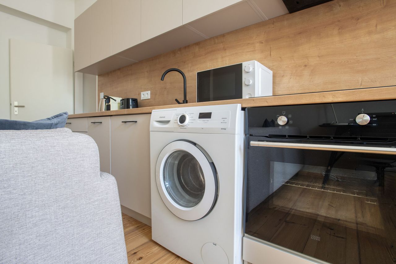 Lovely Kreuzberg 1BR, Furniture & Kitchen
