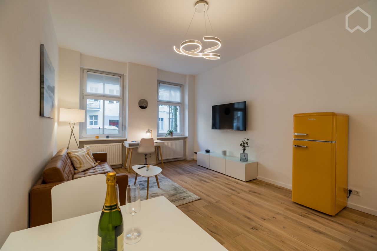 Green 2 Room flat renovated gardenflat , very quiet and only 5 Minutes walk to the S-Bahn