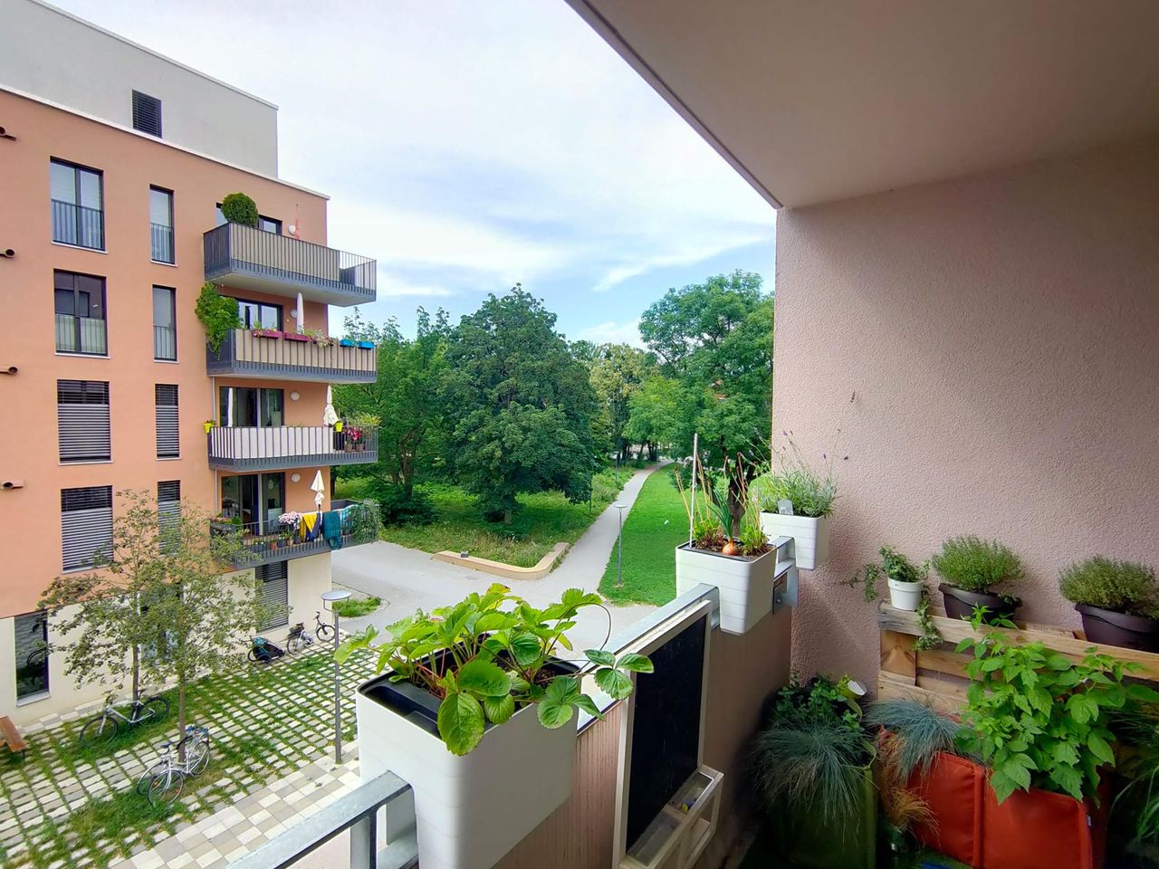 Fully equipped, furnished 3-Room Apartment in Schwabing Nord, U6/U2/Tram 23