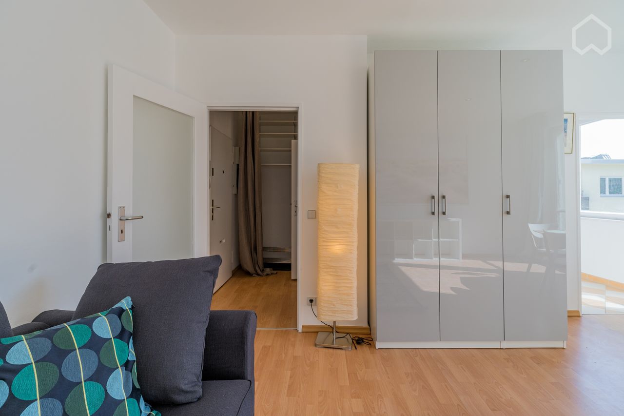 Quiet and sunny apartment in Schöneberg