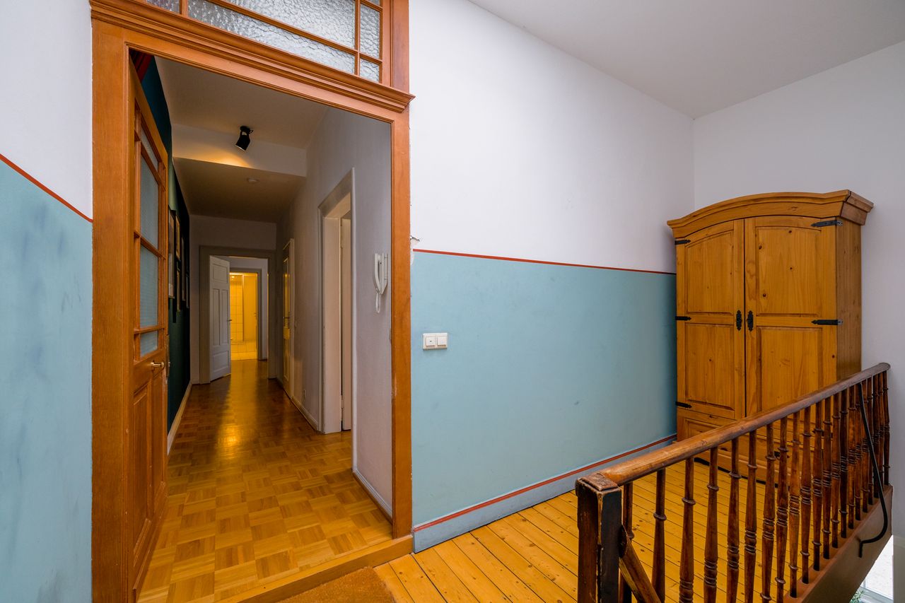 Fully equipped exclusive art nouveau 2-room apartment in a quiet location in the centre of Neuenheim