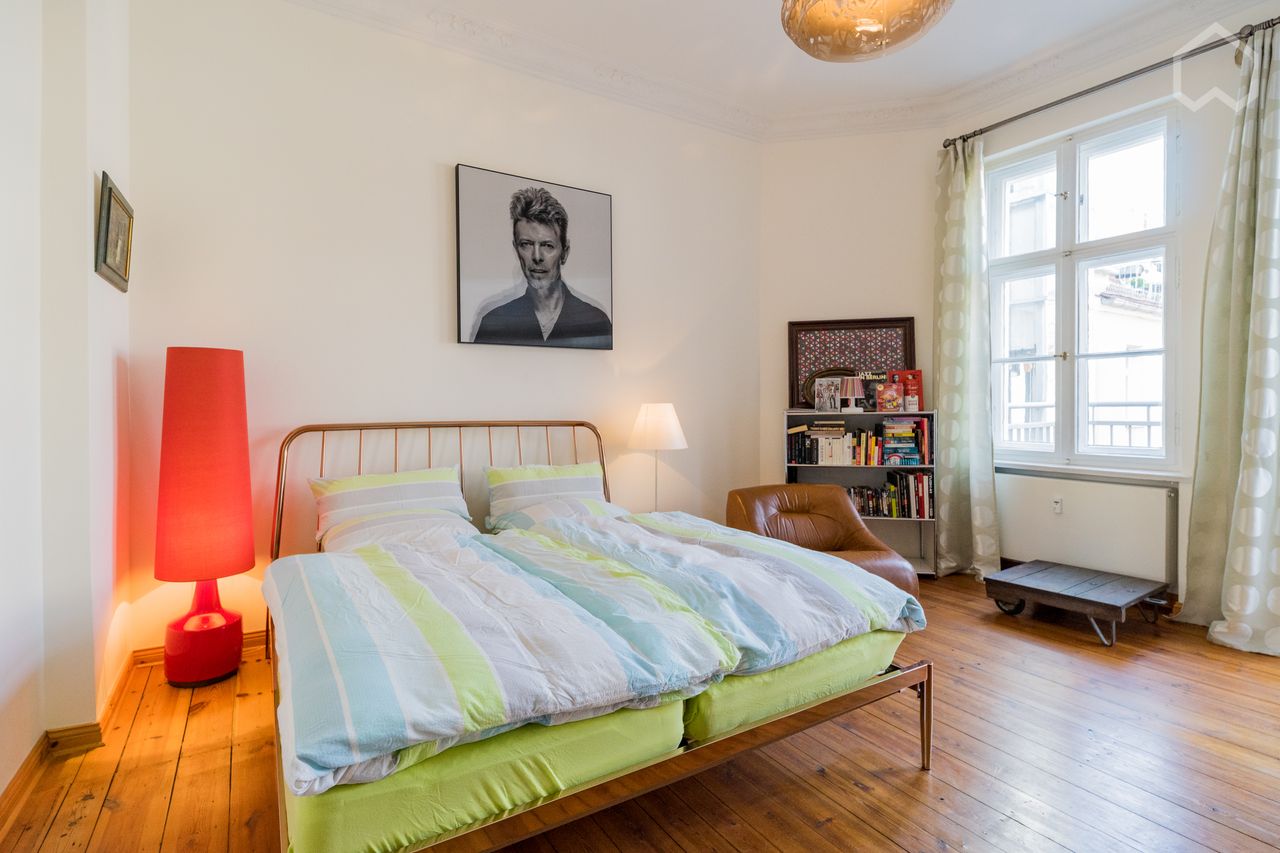 Central, quiet, bright, fully equipped apartment with balcony and 100mbit Wlan in a building from 1903 in Prenzlauer Berg