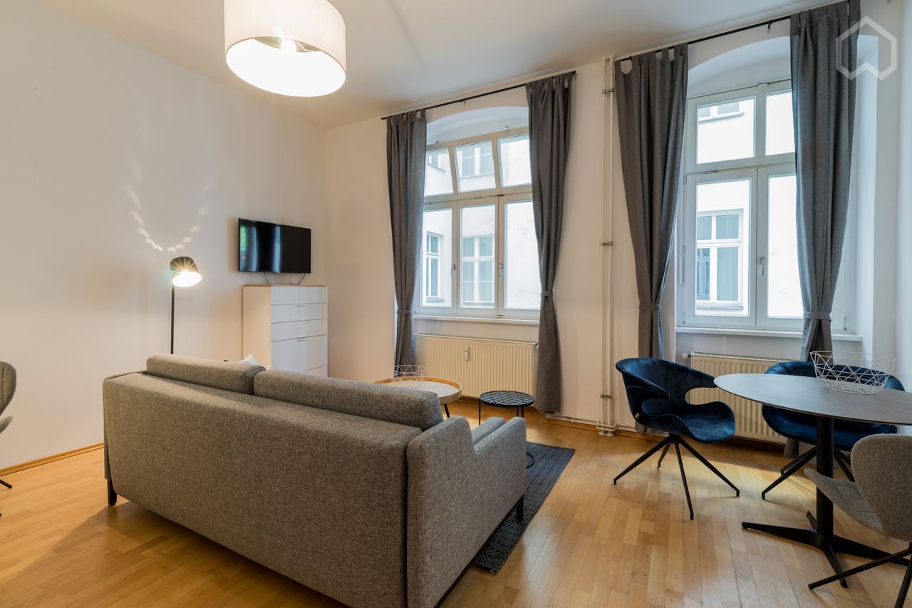 Lovely new apartment in perfect location at Rosenthaler Platz - calm but central