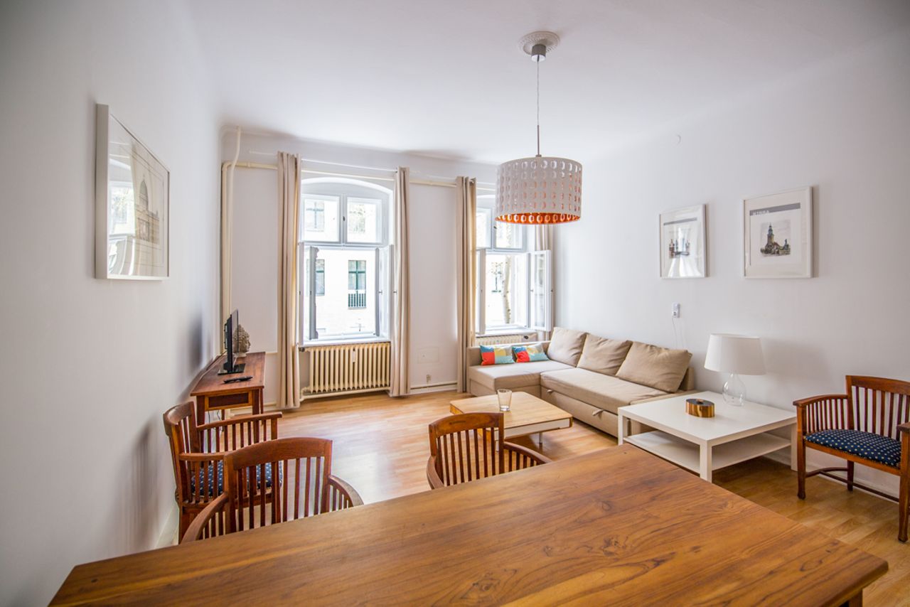 Pretty first floor three bedroomed  apartment in Charlottenburg