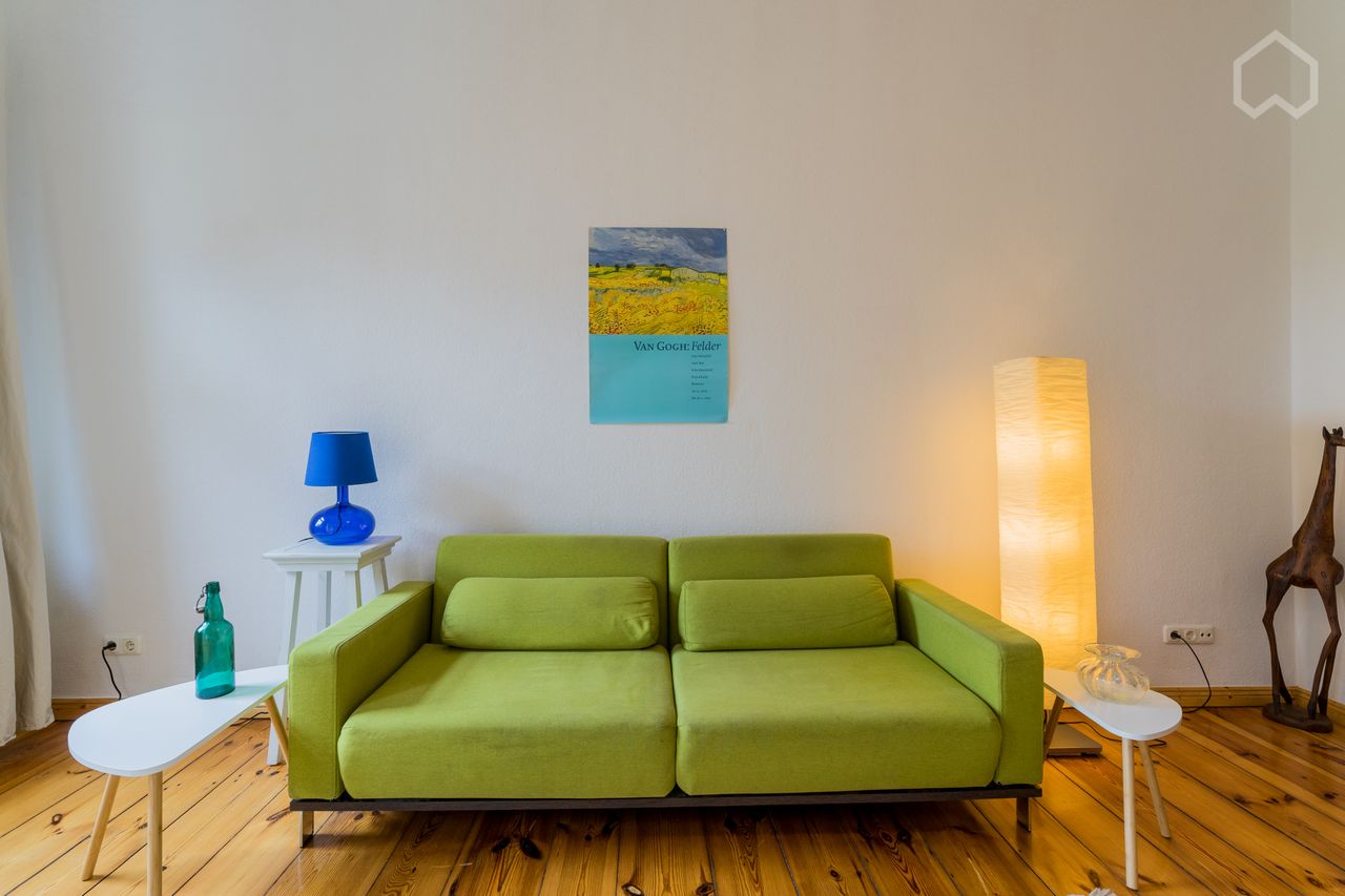 Quiet and fashionable sunny apartment in Prenzlauer Berg with nice balcony