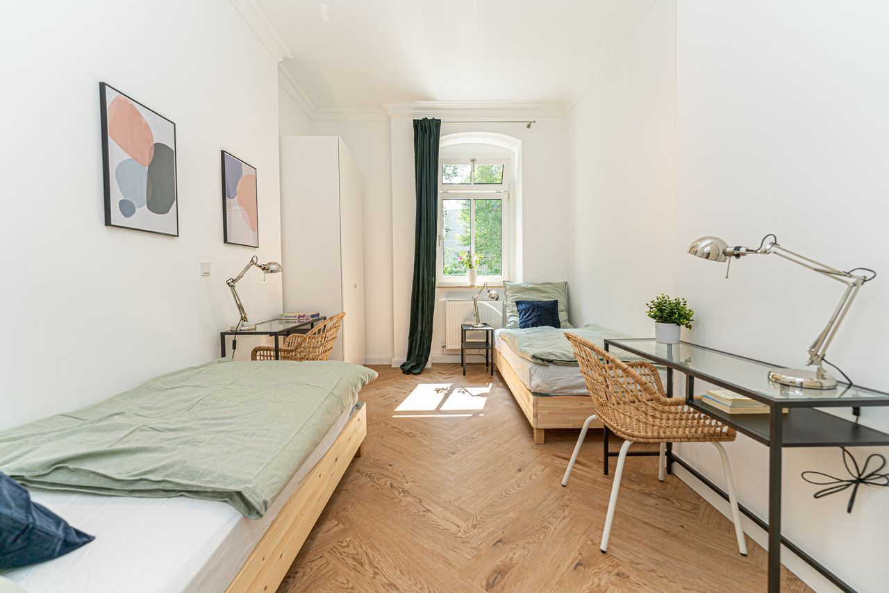 Modern and completely renovated 3-room apartment with kitchen-living room in the heart of Berlin Köpenick