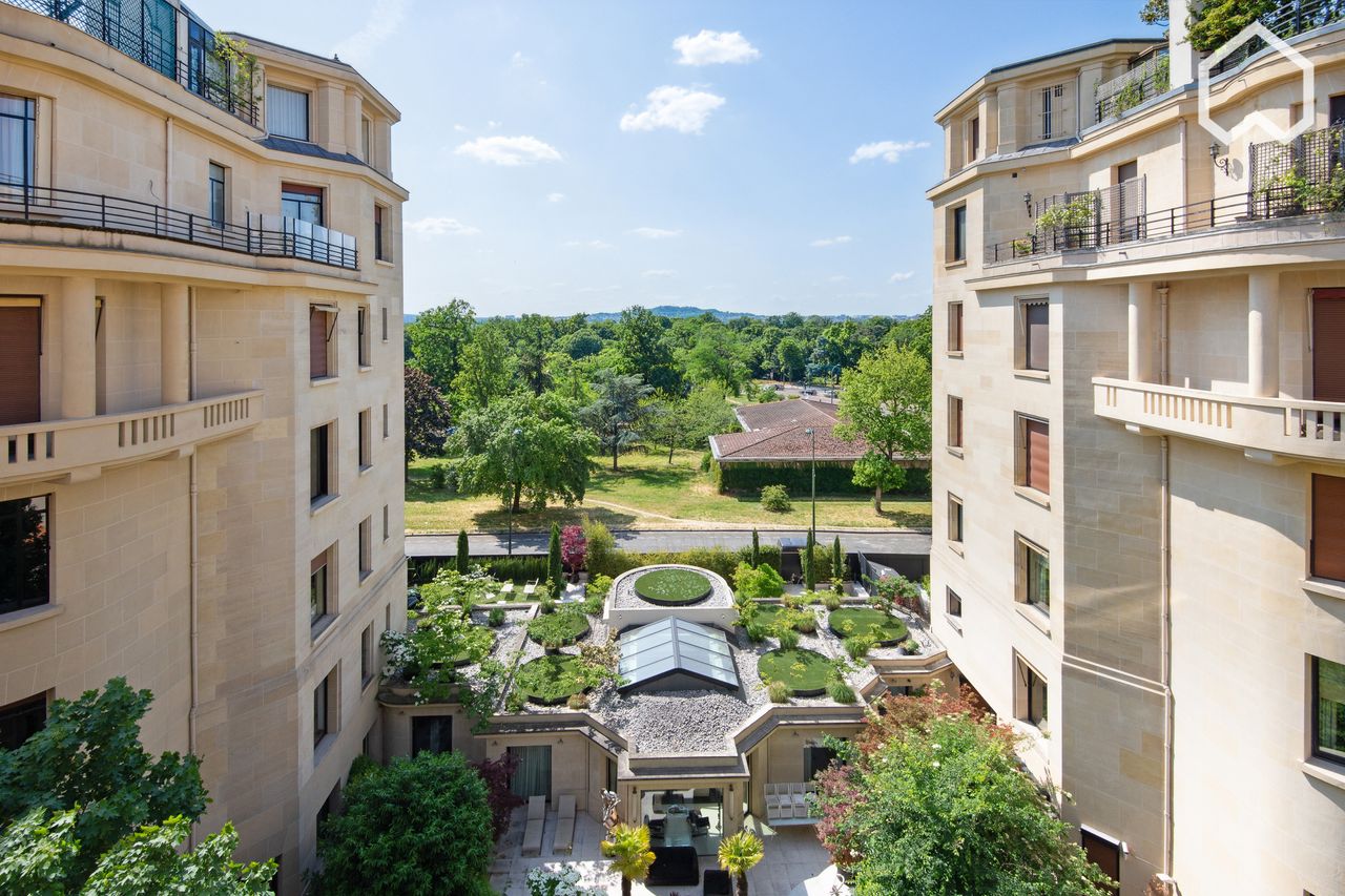 Luxurious flat with a view on the Bois de Boulogne