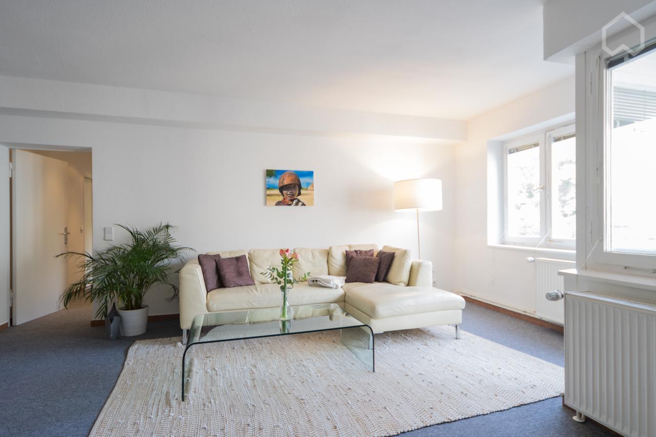 Modern, Spacious and Sunny apartment in Schöneberg with Balcony