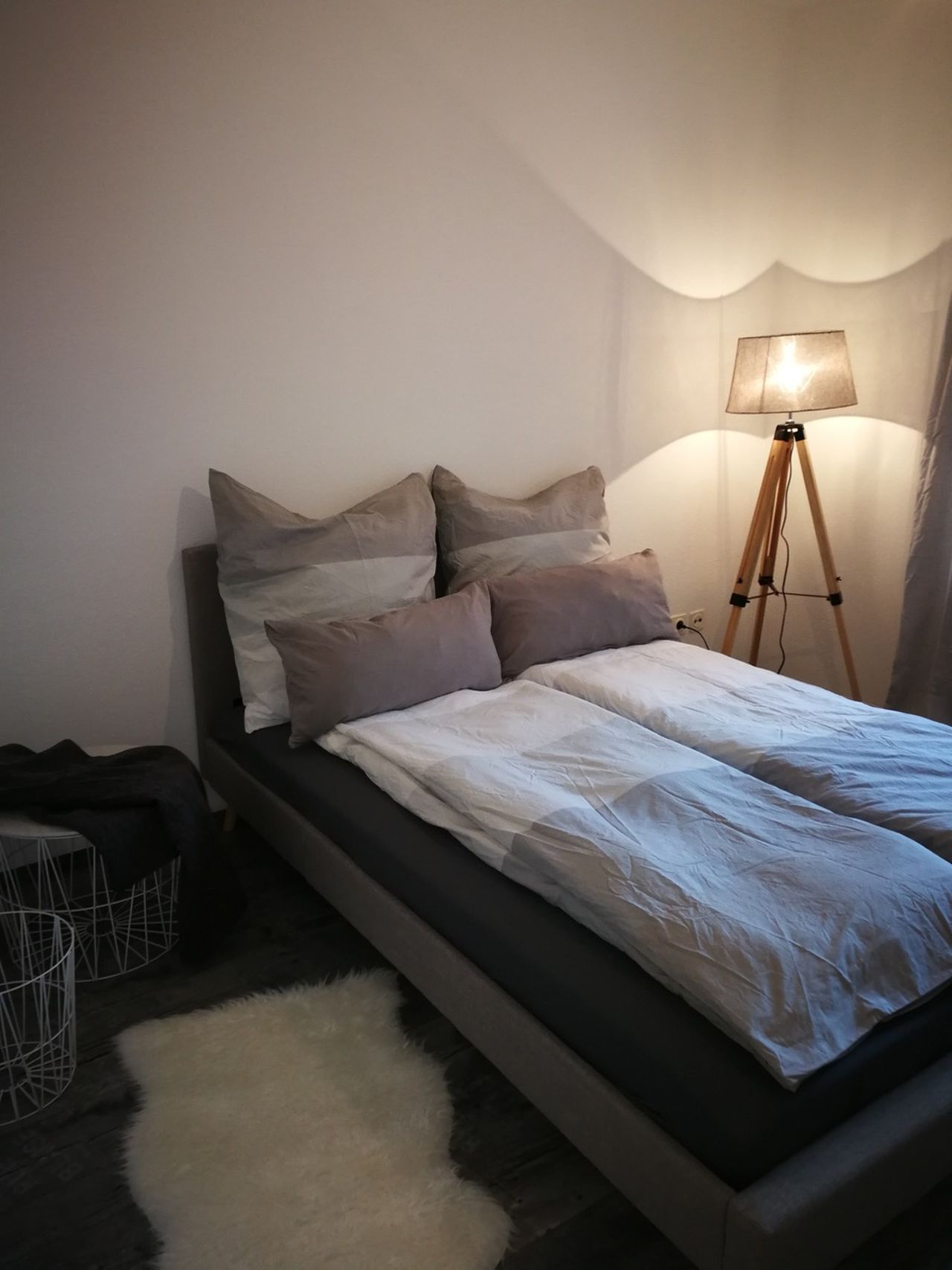 Full Furnished Apartment (80m²), ground floor, 2,5 rooms, with terrace in Frankfurt´am Main - Niederrad