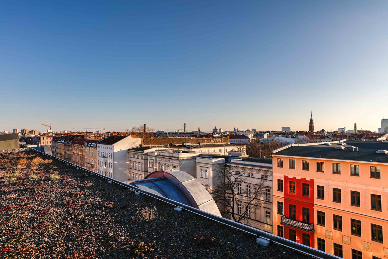Wonderful Penthouse in the heart of Prenzlauer Berg with rooftop terrace & 3 bedrooms