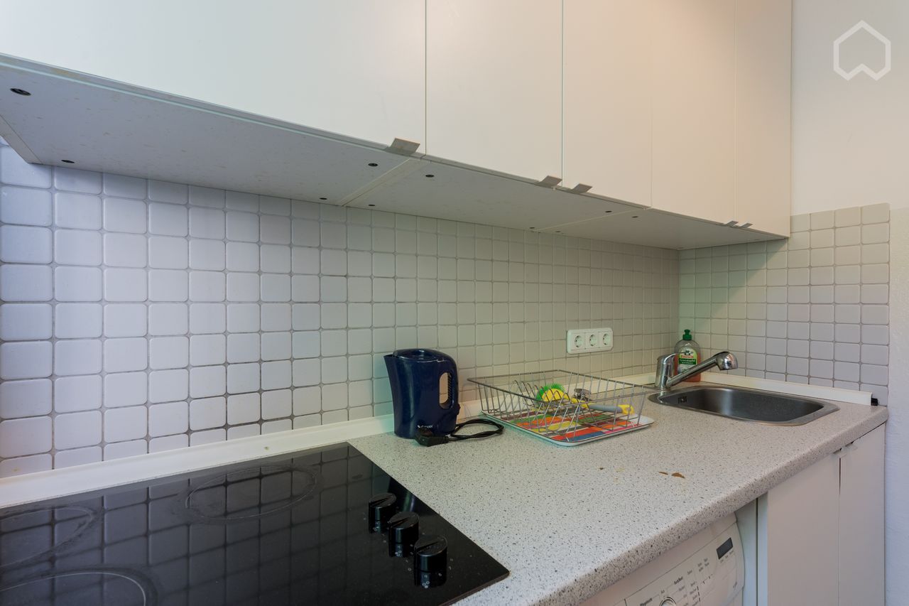 Cozy and quiet  apartment located in Steglitz/Schöneberg ( City West ) with balcony - great link to public transport