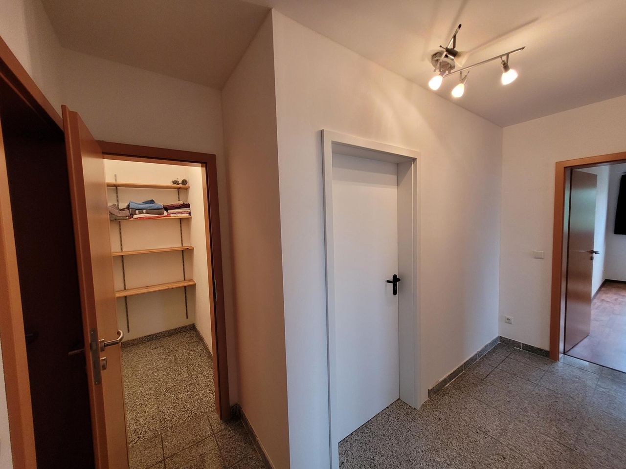 Furnished appartment with 3.5 rooms in Munich Blumenau