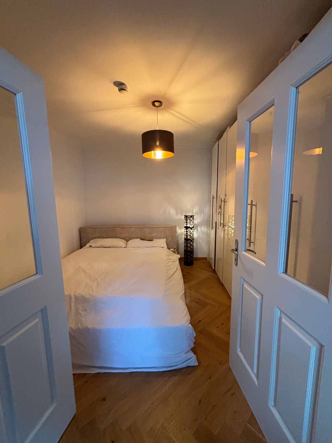 Beautiful old apartment with terrace in Schwabing (2 months)