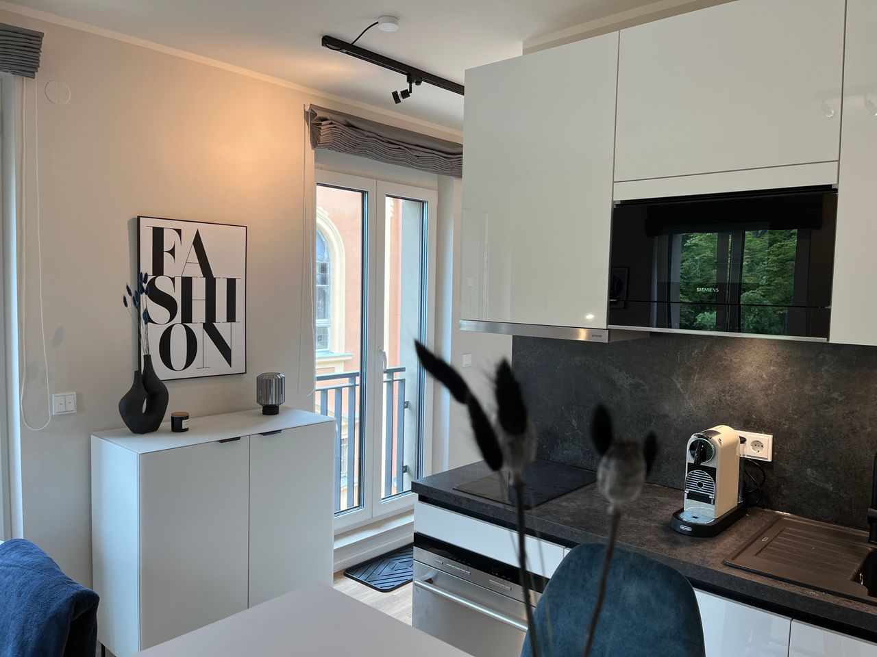 Stylish Apartment with Balcony – Peaceful Living Next to Sanssouci Park