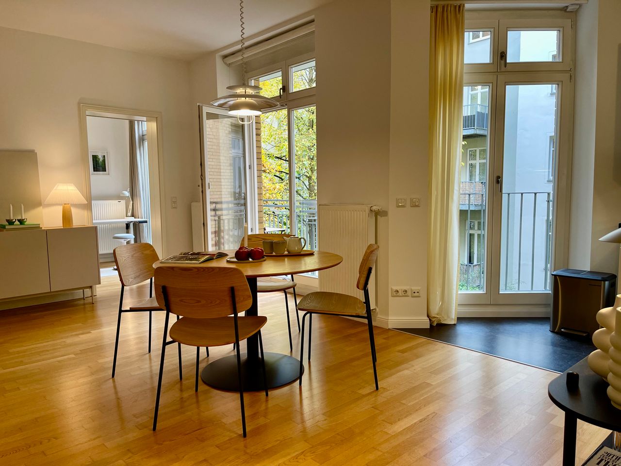 Bright and Cozy, 2 Room, centrally located South Facing Apartment in Prenzlauer Berg with balcony