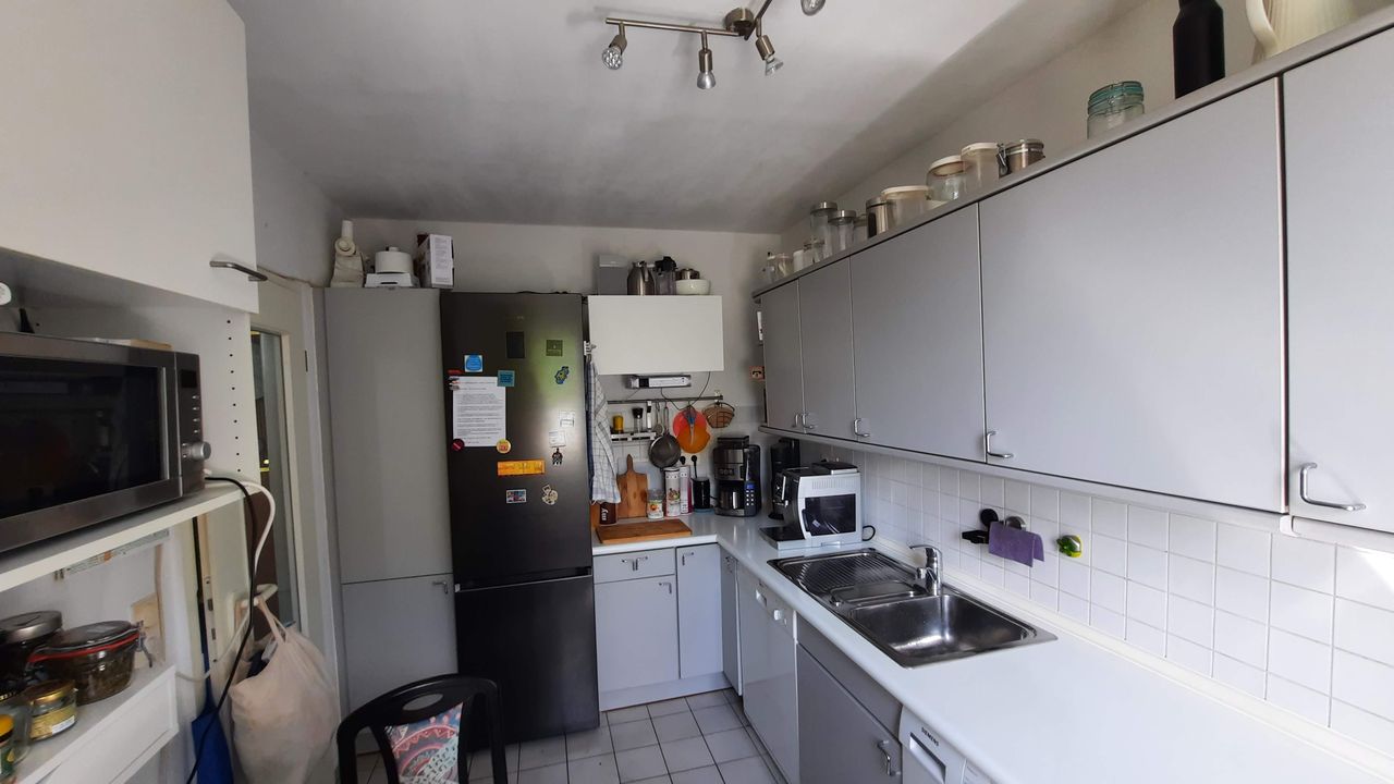 Bright and spacious 3,5 -room flat with loggia in Lichterfelde