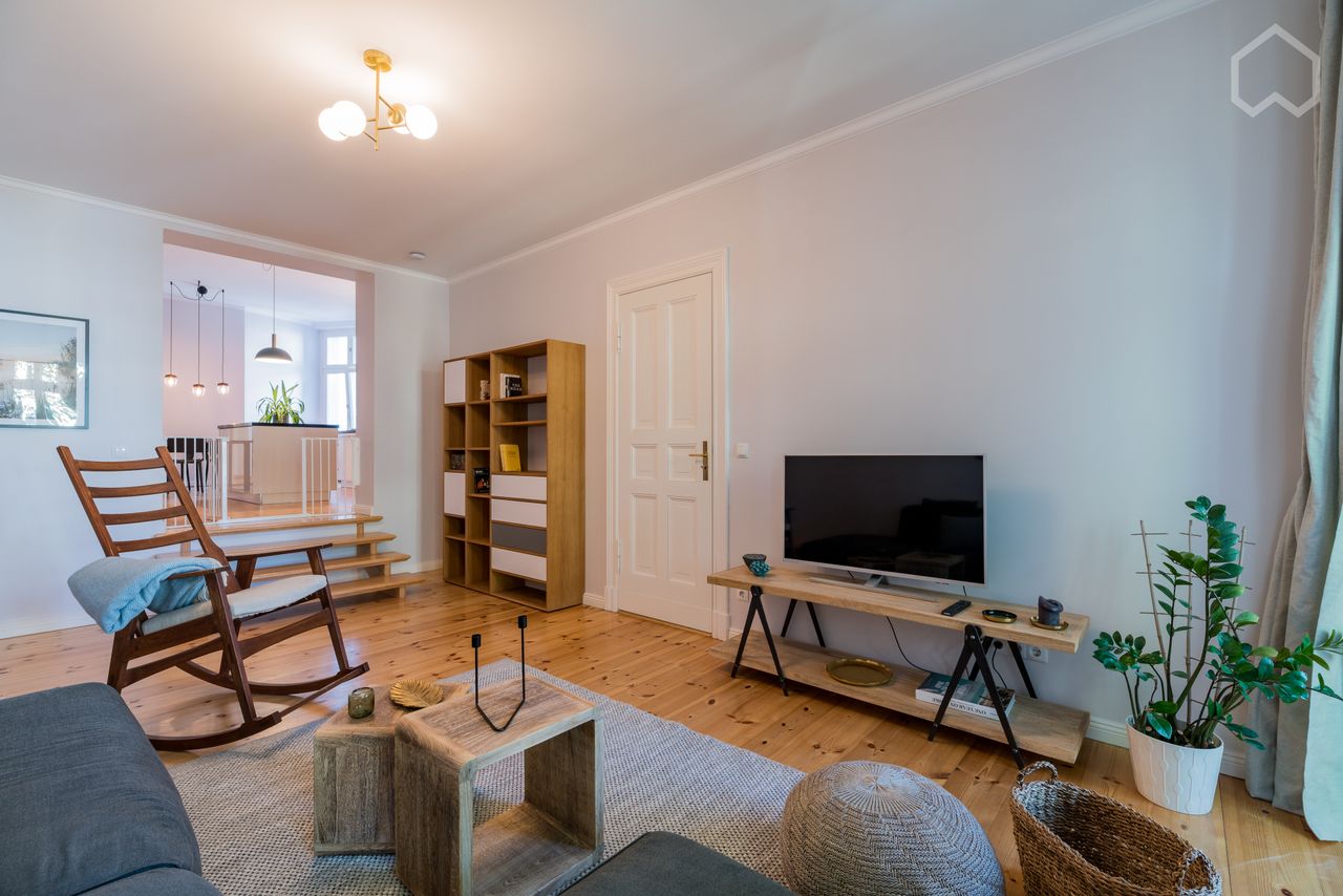 Fashionable Scandi-styled 2-bedroom apartment in Friedrichshain