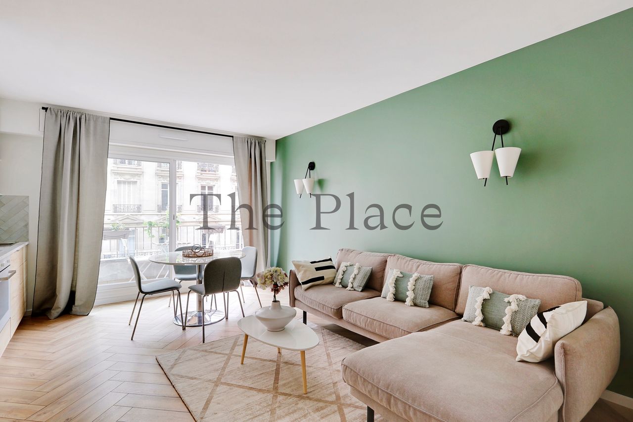 Charming contemporary 2B apartment - sunny balcony