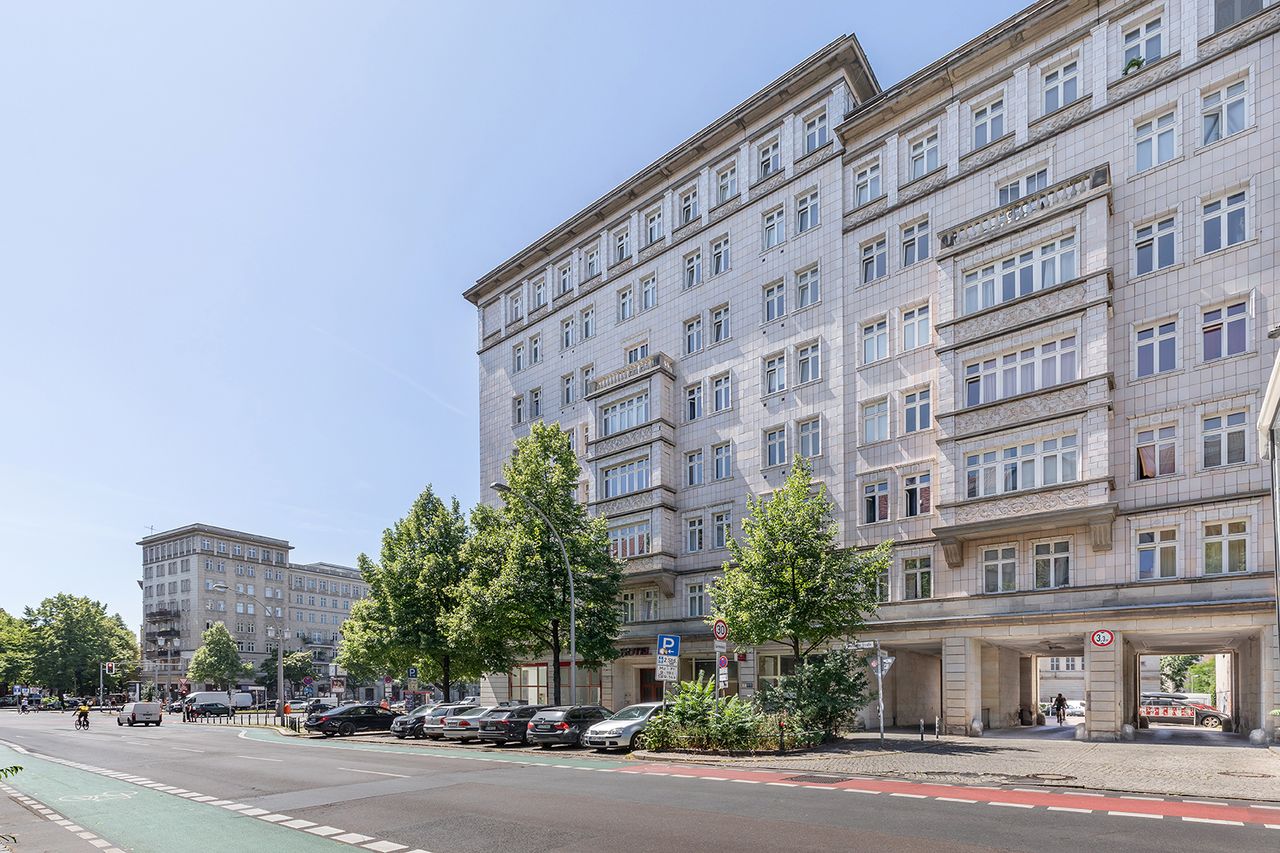 Two room apartment on Frankfurter Tor in Friedrichshain