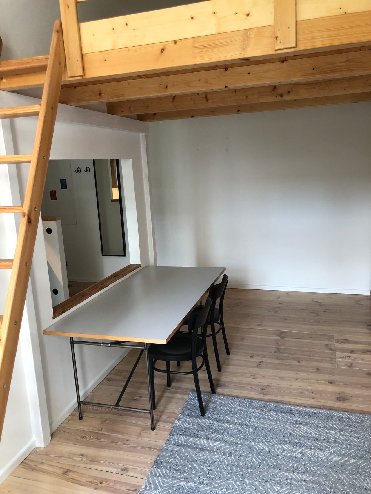 Nice, cute,  freshly renovated suite conveniently located, Kreuzberg (Maybachufer)