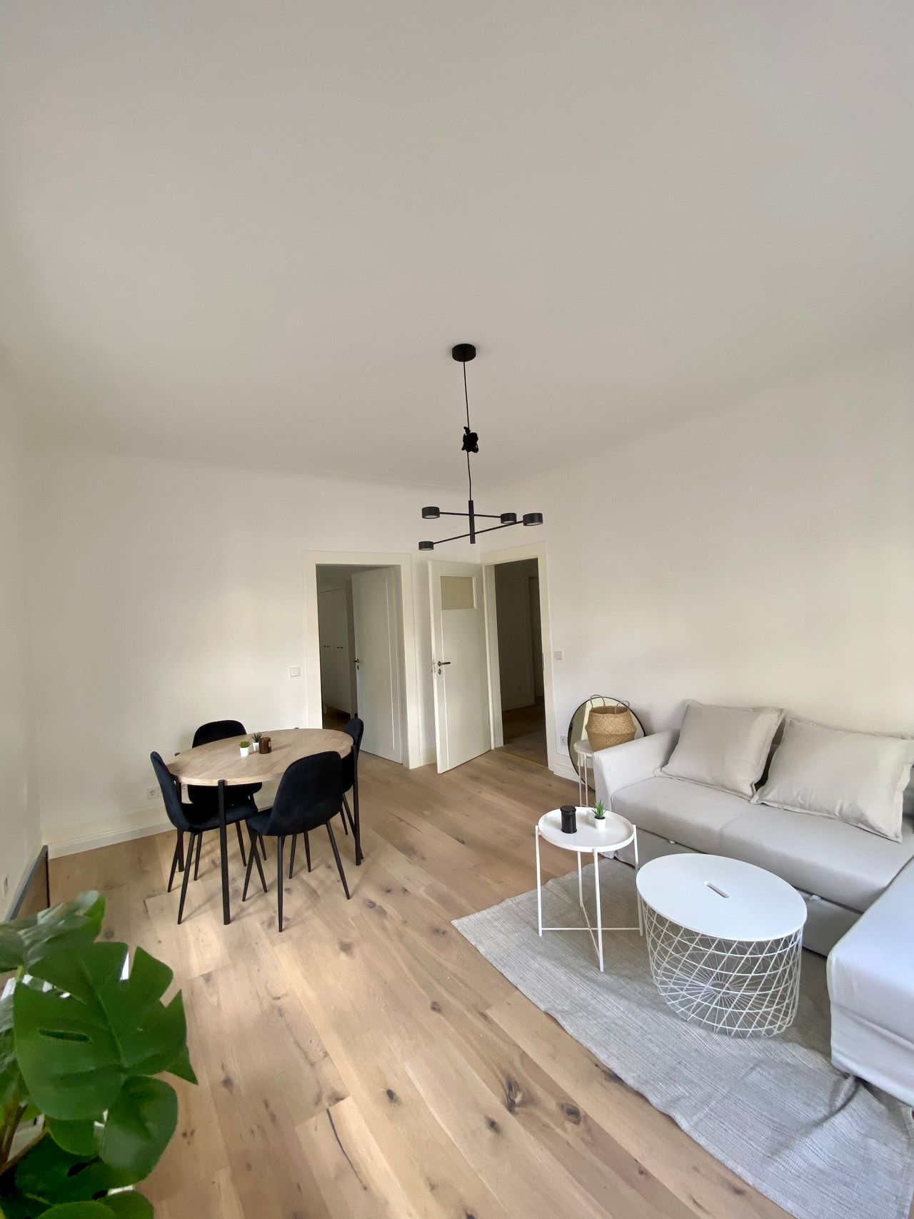 Beautiful and bright old building apartment in the south of Stuttgart